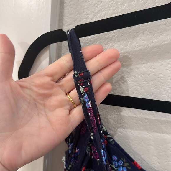 EUC TORRID Brand Flower Floral Print Tank Top Plus Size 1x Navy Red - Picture 5 of 8